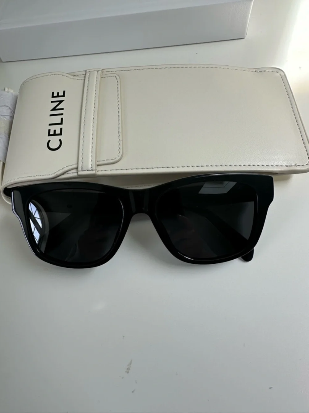 New Celine Black Sunglasses with Off White Crossbidy  Case. - Picture 5 of 13
